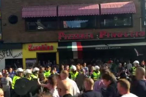 Cảnh sát Hà Lan đã bắt giữ 60 cổ động viên quá khích, gây xung đột trước trận đấu giữa Câu lạc bộ Vitesse với Câu lạc bộ Southampton. (Nguồn: dailyecho.co.uk)