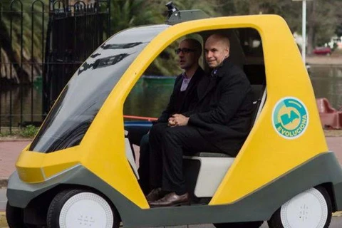 Chiếc ôtô điện không người lái do các nhà khoa học Argentina thiết kế và lắp ráp. (Nguồn: Infobae)