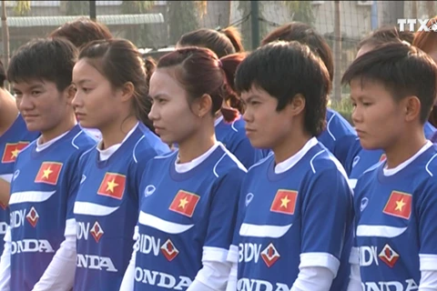 Đội tuyển nữ Việt Nam đã có buổi tập đầu tiên tại Hà Nội để chuẩn bị cho vòng loại cuối cùng tranh vé dự Olympic Rio 2016. 