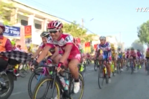 Giải đua xe đạp truyền hình Bến Tre tranh cúp tôn Hoa Sen 2016 đã chính thức khép lại thành công sau chặng thi đấu thứ 7 tại Bến Tre.