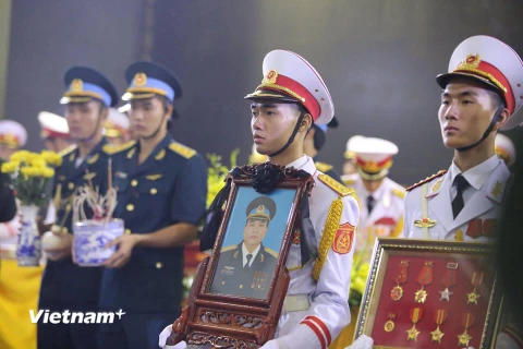 Lễ truy điệu 9 liệt sỹ phi hành đoàn CASA-212 tại Nhà Tang lễ Bộ Quốc phòng. (Ảnh: Minh Sơn/Vietnam+)