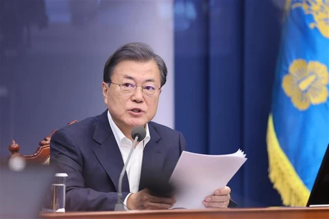Tổng thống Hàn Quốc Moon Jae-in phát biểu tại cuộc họp với các thư ký cấp cao ở Seoul ngày 9/11/2020. (Ảnh: Yonhap/TTXVN)