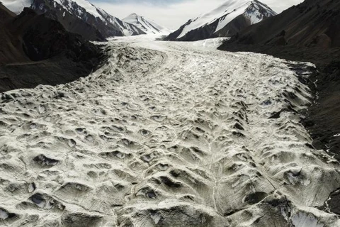 Các nhà khoa học cho biết các sông băng ở Trung Quốc đang tan chảy với tốc độ đáng kinh ngạc(Ảnh: edition.cnn.com)
