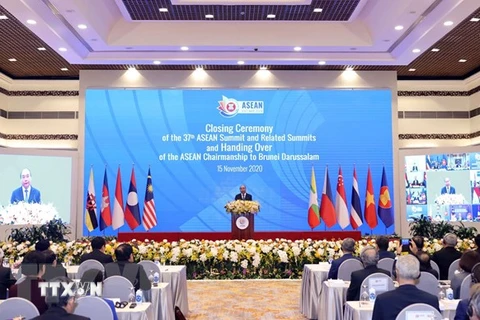 Thủ tướng Nguyễn Xuân Phúc, Chủ tịch ASEAN 2020 dự Lễ bế mạc Hội nghị Cấp cao ASEAN 37 và các Hội nghị cấp cao liên quan. (Ảnh: Thống Nhất/TTXVN)