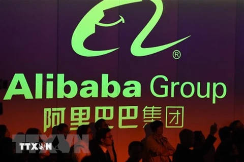 Biểu tượng của Alibaba tại sàn chứng khoán Hong Kong, Trung Quốc. (Nguồn: AFP/TTXVN) 