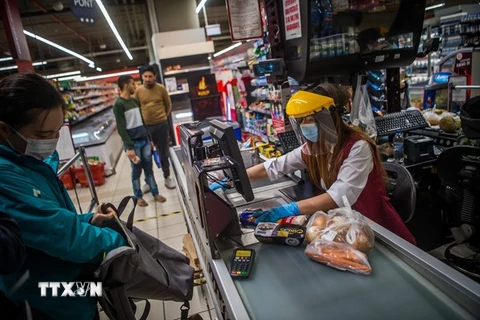 Một cửa hàng bán lẻ tại Paris, Pháp. (Nguồn: AFP) 