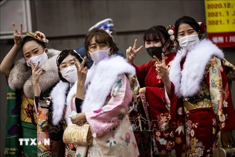 Vào đầu tháng 1, người dân Nhật Bản lại nô nức tổ chức Lễ trưởng thành để đón chào những thanh niên bước sang tuổi 20, ngày 9/1/2021 (Ảnh: AFP/TTXVN)