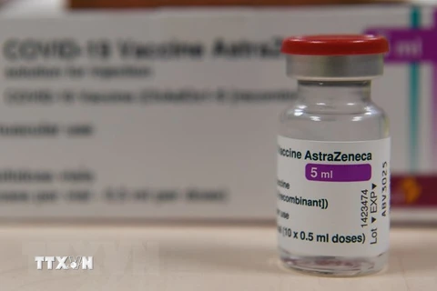 Vắcxin phòng COVID-19 do hãng dược phẩm AstraZeneca và Đại học Oxford phối hợp bào chế. (Ảnh: AFP/TTXVN) 