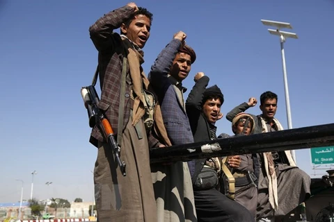 Các tay súng Houthi. (Ảnh: THX/TTXVN)