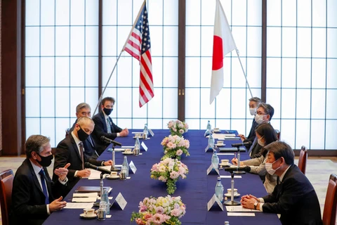 Ngoại trưởng Mỹ Blinken (trái) trong cuộc hội đàm với người đồng cấp Nhật Bản ngày 16-3 - (Ảnh: REUTERS)