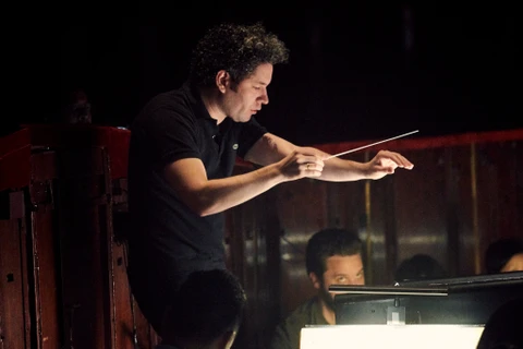 Ông Gustavo Dudamel là một trong những nhạc trưởng tài năng và uy tín nhất thế giới. (Nguồn: Newyork Times)