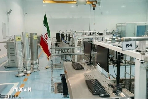Bên trong cơ sở hạt nhân Natanz ở phía Nam thủ đô Tehran, Iran. (Ảnh: IRNA/TTXVN) 