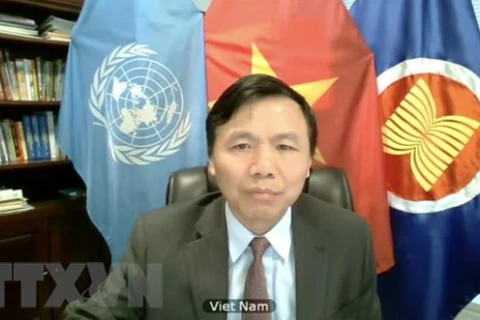 Đại sứ Đặng Đình Quý đã cảm ơn các nước thành viên và Ban Thư ký LHQ đã giúp Việt Nam điều hành suôn sẻ hoạt động trong tháng Chủ tịch.(Ảnh: Hữu Thanh/TTXVN)