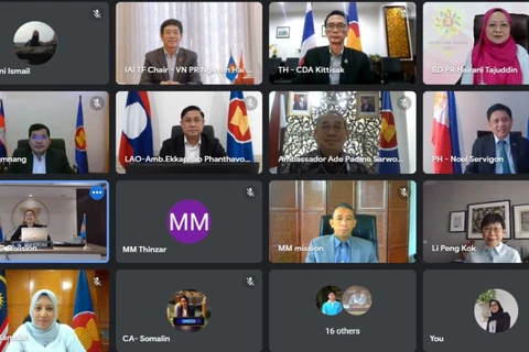 Đại sứ Nguyễn Hải Bằng chủ trì cuộc họp lần thứ 64 của Nhóm đặc trách sáng kiến liên kết ASEAN (IAI) theo hình thức trực tuyến, với vai trò Chủ tịch Nhóm đặc trách. 