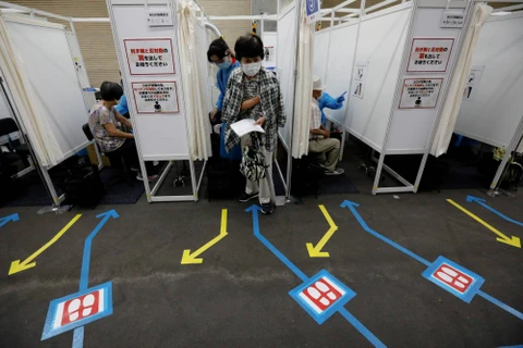 Khoảng trên 75% người dân Nhật Bản trên 65 tuổi đã được tiêm ít nhất một mũi vaccine ngừa Covid-19. (Nguồn: Japan Times) 