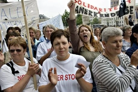 Các nhân viên y tế biểu tình tại Copenhagen. (Ảnh: Berlingske) 