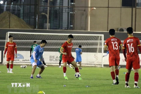 Các cầu thủ Đội tuyển Việt Nam trong buổi tập thứ 3 tại Riyadh (Saudi Arabia). (Ảnh: Nhật Đoàn/TTXVN)