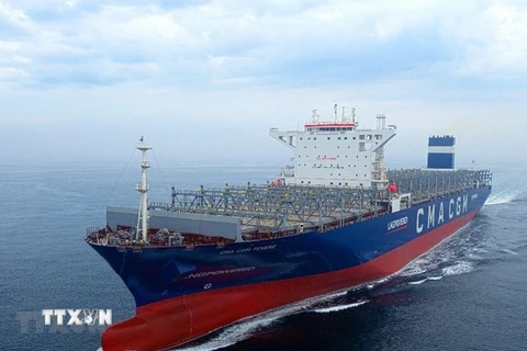 Tàu chở container siêu lớn trọng tải 14.800 TEU chạy bằng nhiên liệu khí đốt hóa lỏng (LNG). (Ảnh: Yonhap/TTXVN)