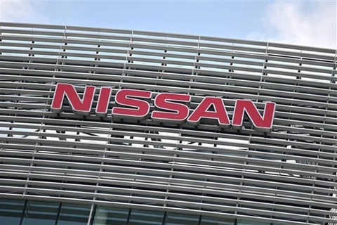 Biểu tượng của Nissan tại trụ sở của hãng ở Yokohama (Nhật Bản). (Ảnh: AFP/TTXVN) 