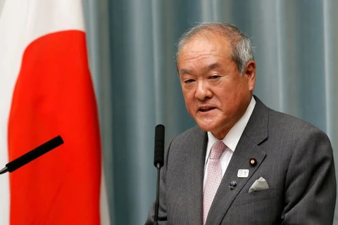  Bộ trưởng Tài chính Shunichi Suzuki.(Nguồn: Yahoonews)