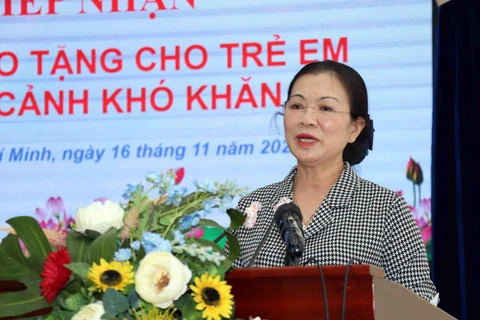 Bà Trương Thị Ánh, Phó Chủ tịch Ủy ban Trung ương MTTQ Việt Nam phát biểu tại buổi lễ, (Ảnh: Xuân Khu/TTXVN)