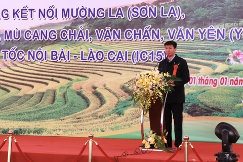 Chủ tịch UBND tỉnh Yên Bái Trần Huy Tuấn phát biểu tại Lễ khởi công. (Ảnh : Tuấn Anh /TTXVN)