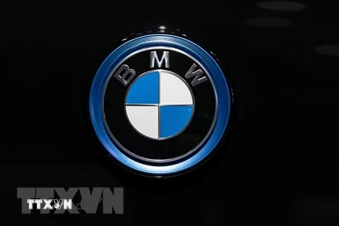 Biểu tượng của Tập đoàn sản xuất ôtô BMW. (Ảnh: AFP/TTXVN) 