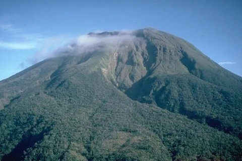 Núi lửa Bulusan. (Nguồn: wikipedia.org) 
