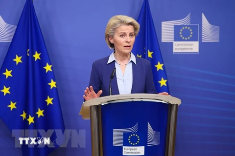 Chủ tịch Ủy ban châu Âu (EC) Ursula von der Leyen phát biểu tại Brussels, Bỉ, ngày 22/2/2022. (Ảnh: THX/TTXVN) 