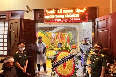Lễ viếng Trung tá Bùi Văn Nhiên được tổ chức trọng thể tại nhà riêng. (Ảnh: Nam Anh)