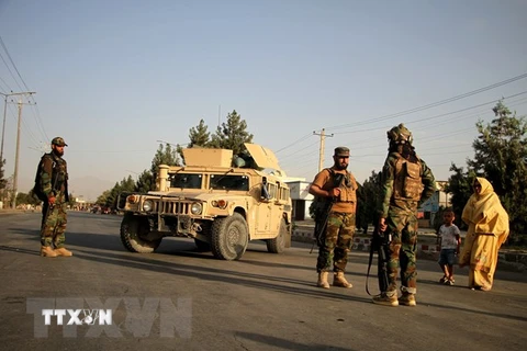 Lực lượng Taliban tuần tra trên một tuyến phố ở thủ đô Kabul, Afghanistan ngày 28/8/2021. (Ảnh: THX/TTXVN) 
