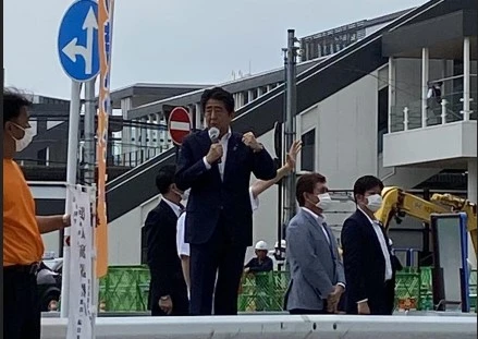 Cựu Thủ tướng Nhật Bản Abe Shinzo phát biểu tại Nara ngày 8/7