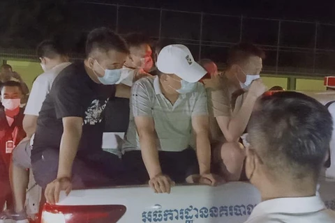 Những người bị bắt trong đợt trấn áp tại thủ đô Phnom Penh của Campuchia hôm 17/9. Ảnh: Khmer Times. 