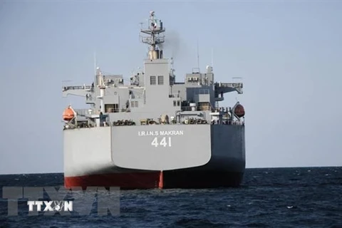 Chiến hạm Makran của Iran. (Ảnh: AFP/TTXVN) 