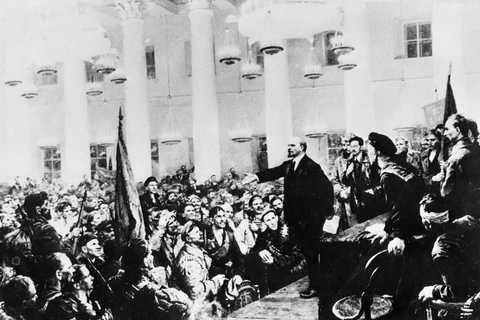 Ngay trong đêm 7/11/1917, Đại hội các Soviet được triệu tập, thành lập Chính quyền Soviet do V.I.Lenin đứng đầu. (Ảnh: Tư liệu quốc tế/TTXVN phát) 