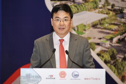 Thứ trưởng Bộ Ngoại giao Việt Nam Phạm Quang Hiệu phát biểu tại sự kiện. (Ảnh: Huyền Trang/TTXVN)