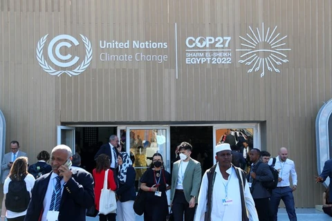 Các đại biểu tham dự Hội nghị lần thứ 27 các bên tham gia Công ước khung của Liên hợp quốc về biến đổi khí hậu (COP27) ở Sharm El-Sheikh, Ai Cập, ngày 11/11/2022. (Ảnh: THX/TTXVN) 