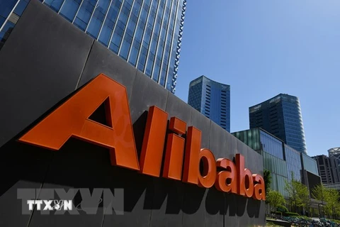 Biểu tượng Alibaba tại văn phòng của tập đoàn ở Bắc Kinh, Trung Quốc. (Ảnh: AFP/TTXVN) 