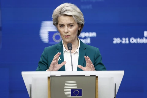 Chủ tịch Ủy ban châu Âu (EC) Ursula von der Leyen phát biểu tại Brussels, Bỉ. (Ảnh: AFP/TTXVN)