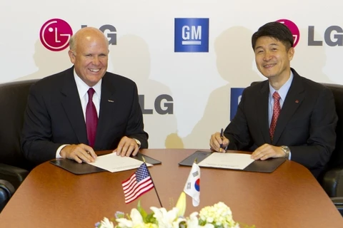 Tập đoàn ôtô khổng lồ của Mỹ là General Motors (GM) và tập đoàn điện tử LG của Hàn Quốc . (Nguồn: Getty Images)