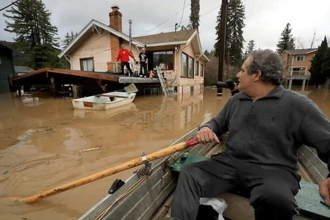 Lũ lụt ở California.(Nguồn: TTXVN)