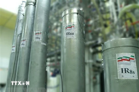 Các máy ly tâm bên trong cơ sở hạt nhân Natanz, Iran. (Ảnh: AFP/TTXVN) 