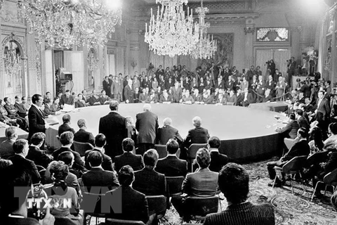 Lễ ký Hiệp định Paris về chấm dứt chiến tranh, lập lại hòa bình ở Việt Nam, ngày 27/1/1973, tại Trung tâm Hội nghị quốc tế ở Paris (Pháp). (Ảnh: Văn Lượng/TTXVN) 