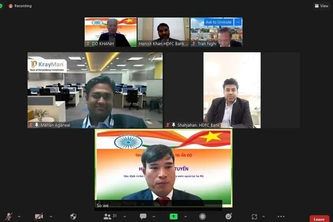 Ông Bùi Trung Thướng, Tham tán Thương mại Việt Nam tại Ấn Độ phát biểu khai mạc hội thảo trực tuyến về Quy định và thủ tục thành lập doanh nghiệp nước ngoài tại Ấn Độ. (Ảnh: Ngọc Thúy /TTXVN)