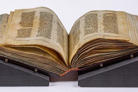 Cuốn Kinh Thánh Do Thái cổ nhất thế giới sắp được bán đấu giá