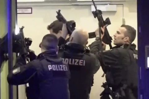 Đức: Nóng vấn đề sở hữu súng đạn sau vụ xả súng ở Hamburg