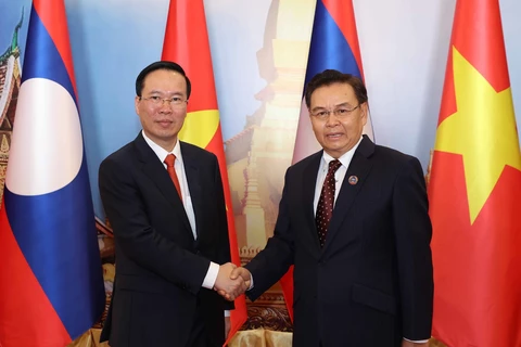 Chủ tịch nước Võ Văn Thưởng hội kiến Chủ tịch Quốc hội Lào