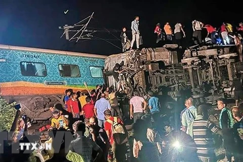 Ấn Độ: 100 thi thể chưa được xác định danh tính sau tai nạn đường sắt