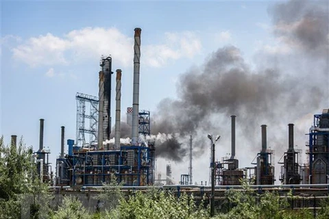 Nổ nhà máy lọc dầu Petromidia ở Romania, chưa rõ về thương vong