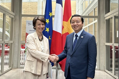 Phó Thủ tướng Trần Hồng Hà thăm và làm việc ở Cơ quan Phát triển Pháp